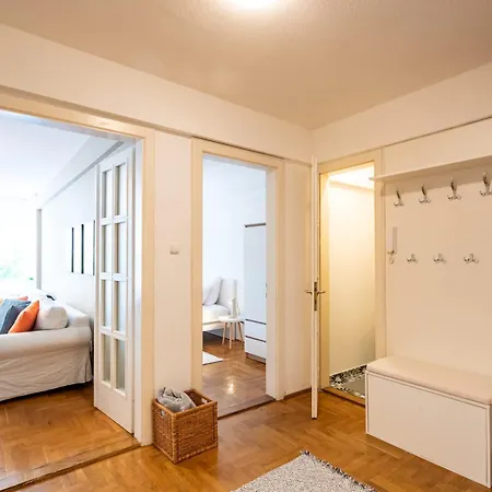 - Balcony - Large - Comfy *