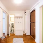 Apartman - Balcony - Large - Comfy *