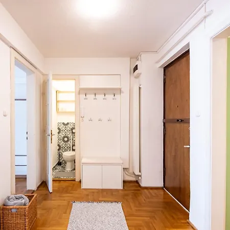 Appartement - Balcony - Large - Comfy *