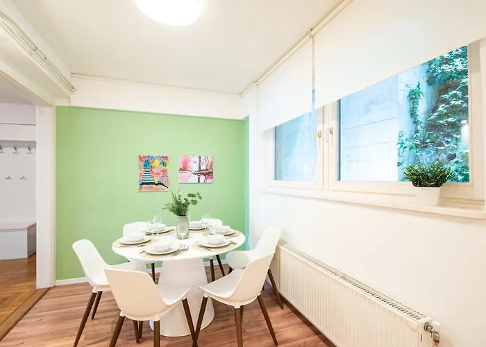 Appartement - Balcony - Large - Comfy *