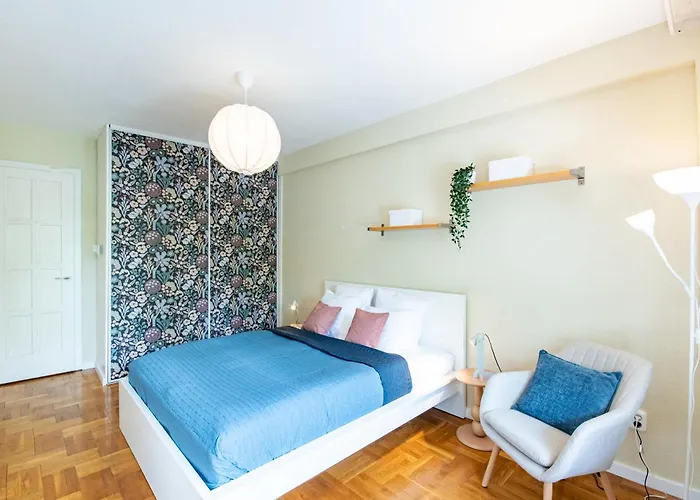 - Balcony - Large - Comfy Appartement *