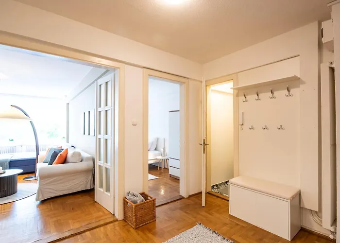 - Balcony - Large - Comfy *