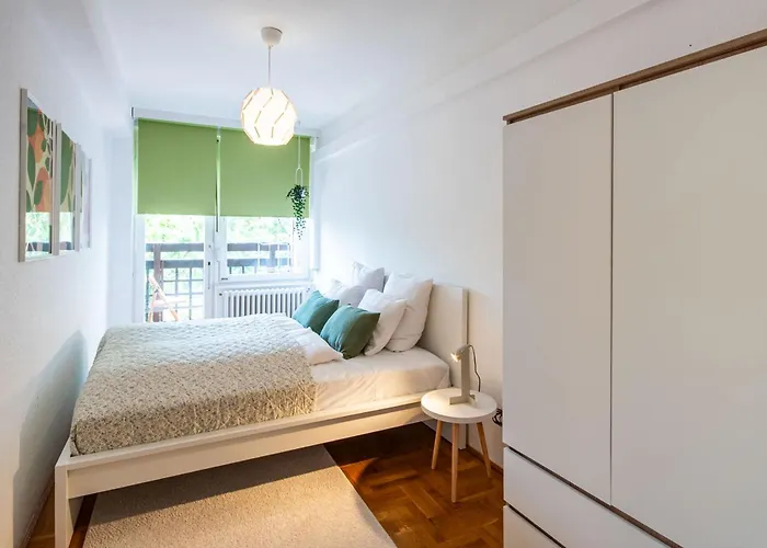 - Balcony - Large - Comfy Appartement *